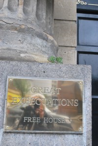 Entrance the lady for tea!